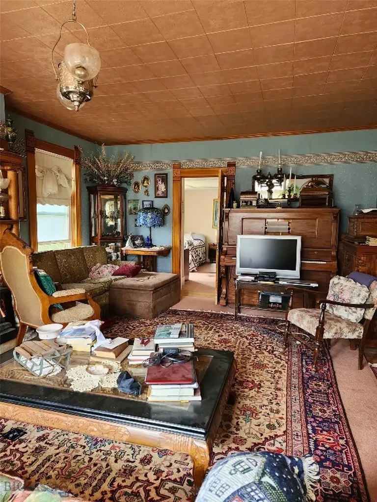 115 E Idaho Virginia City MT 59755