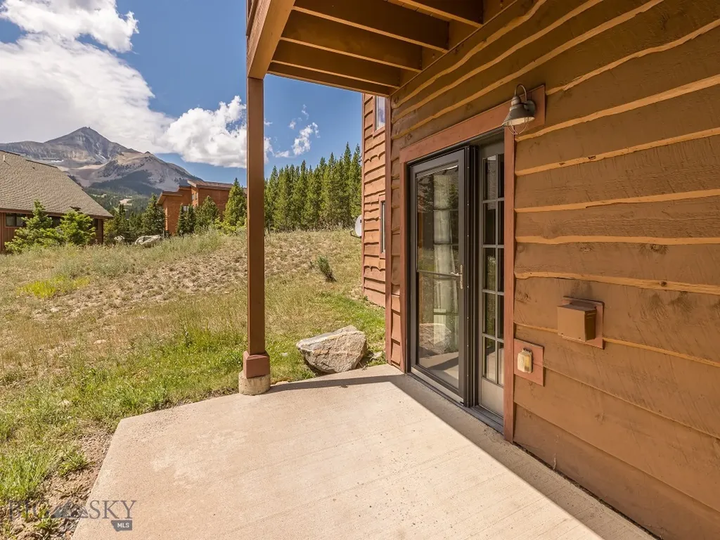 18 Heavy Runner Road Big Sky MT 59716