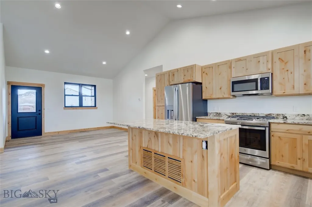 811 Madison Avenue Ennis MT 59729