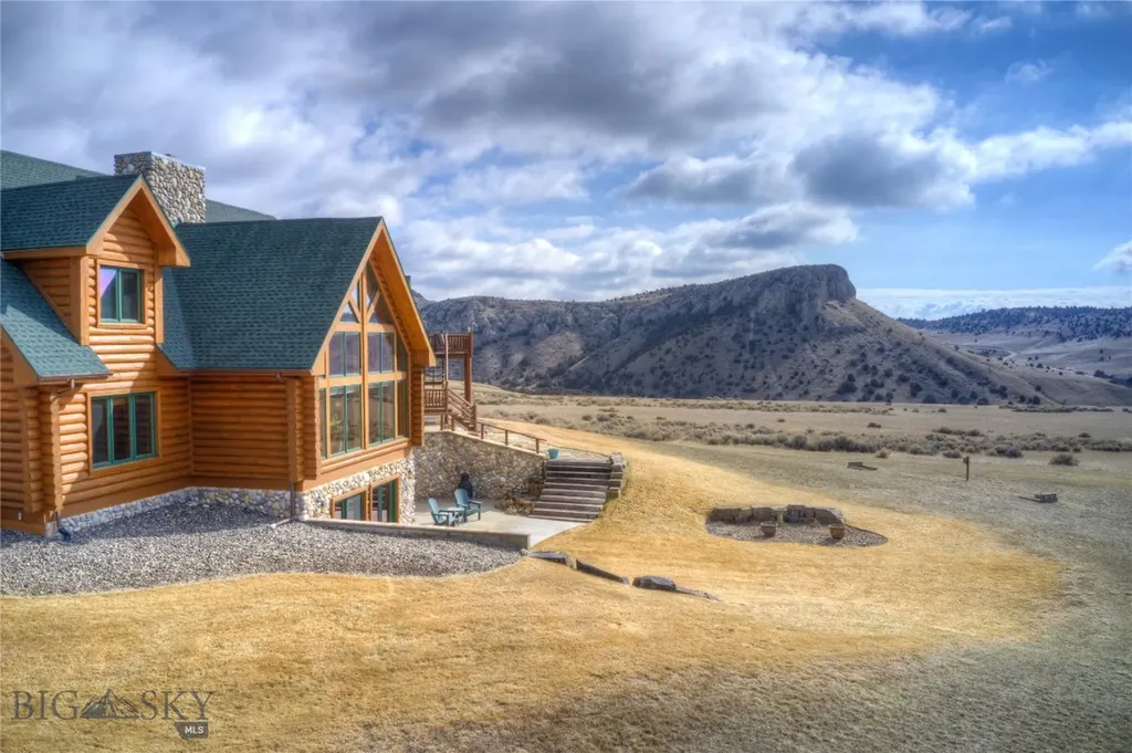 281 Double D Lane Manhattan MT 59741