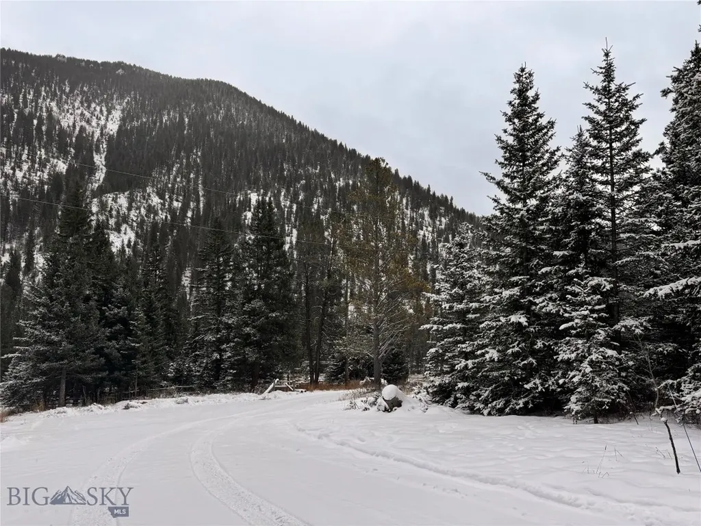 37329 Gallatin Road Gallatin Gateway MT 59730