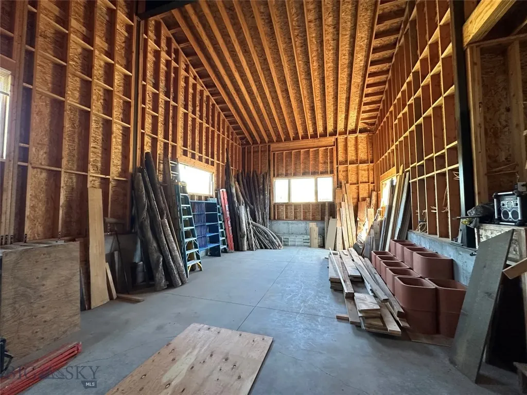 135 Twin Antler Drive Gallatin Gateway MT 59730