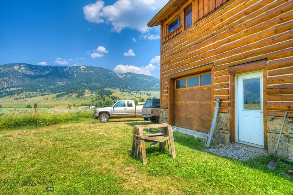 135 Twin Antler Drive Gallatin Gateway MT 59730