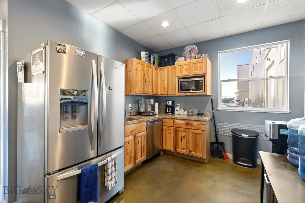 210 Aviation Lane Belgrade MT 59714