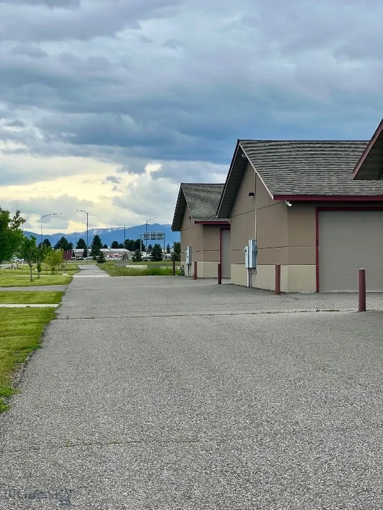 Nhn Gallatin Car Park Belgrade MT 59714