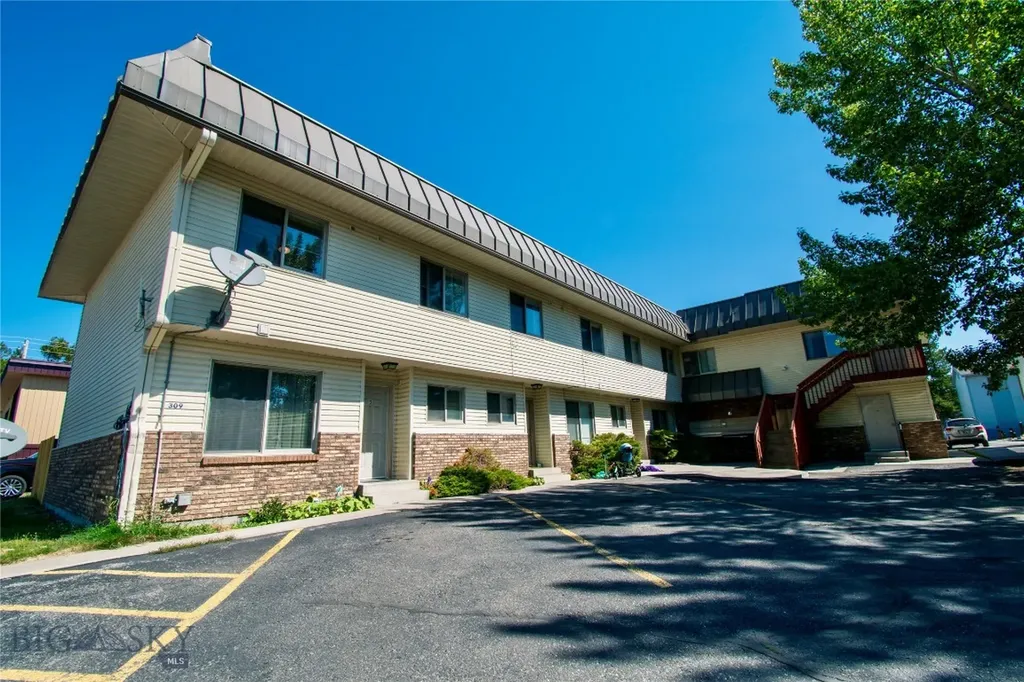 321/327 Gibbon Avenue West Yellowstone MT 59758