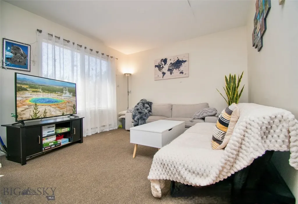 321/327 Gibbon Avenue West Yellowstone MT 59758