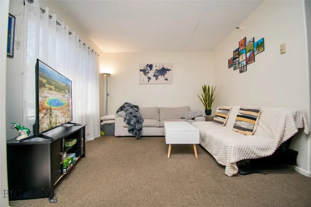 321/327 Gibbon Avenue West Yellowstone MT 59758