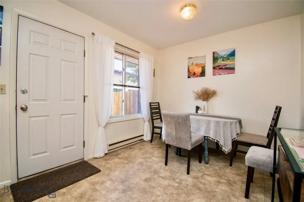 321/327 Gibbon Avenue West Yellowstone MT 59758