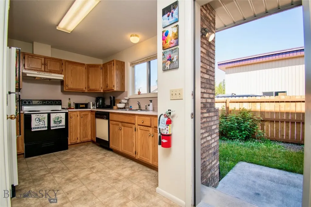 321/327 Gibbon Avenue West Yellowstone MT 59758