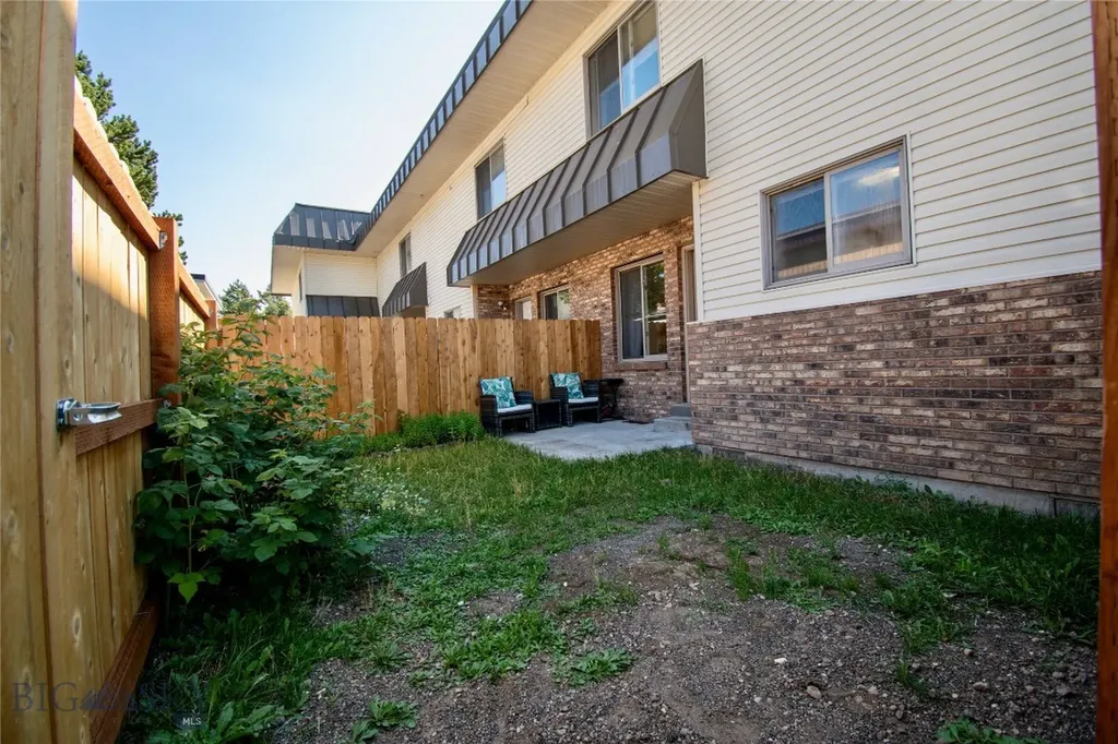 321/327 Gibbon Avenue West Yellowstone MT 59758