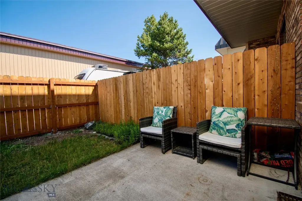 321/327 Gibbon Avenue West Yellowstone MT 59758