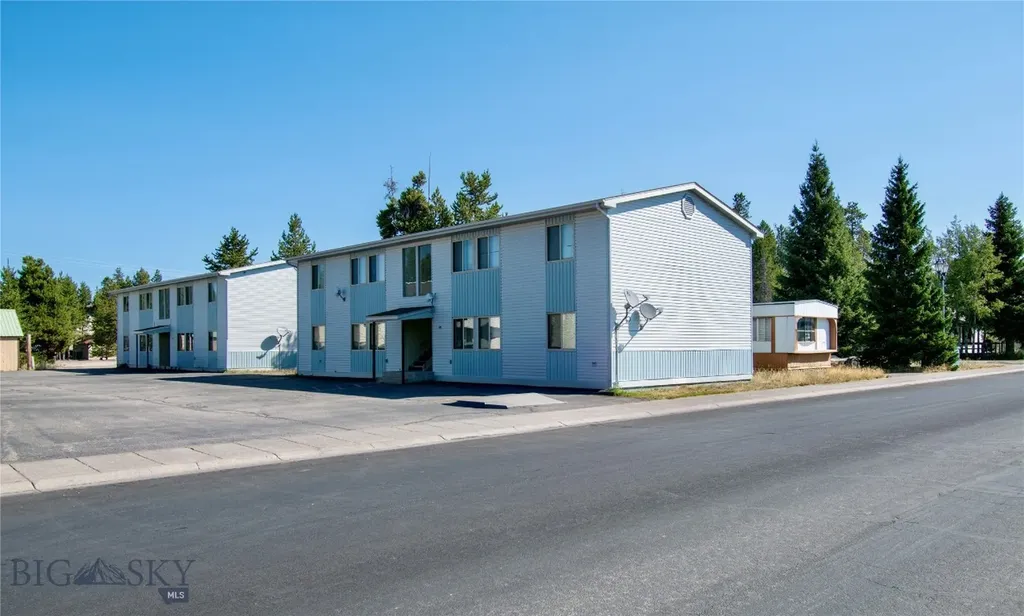 321/327 Gibbon Avenue West Yellowstone MT 59758