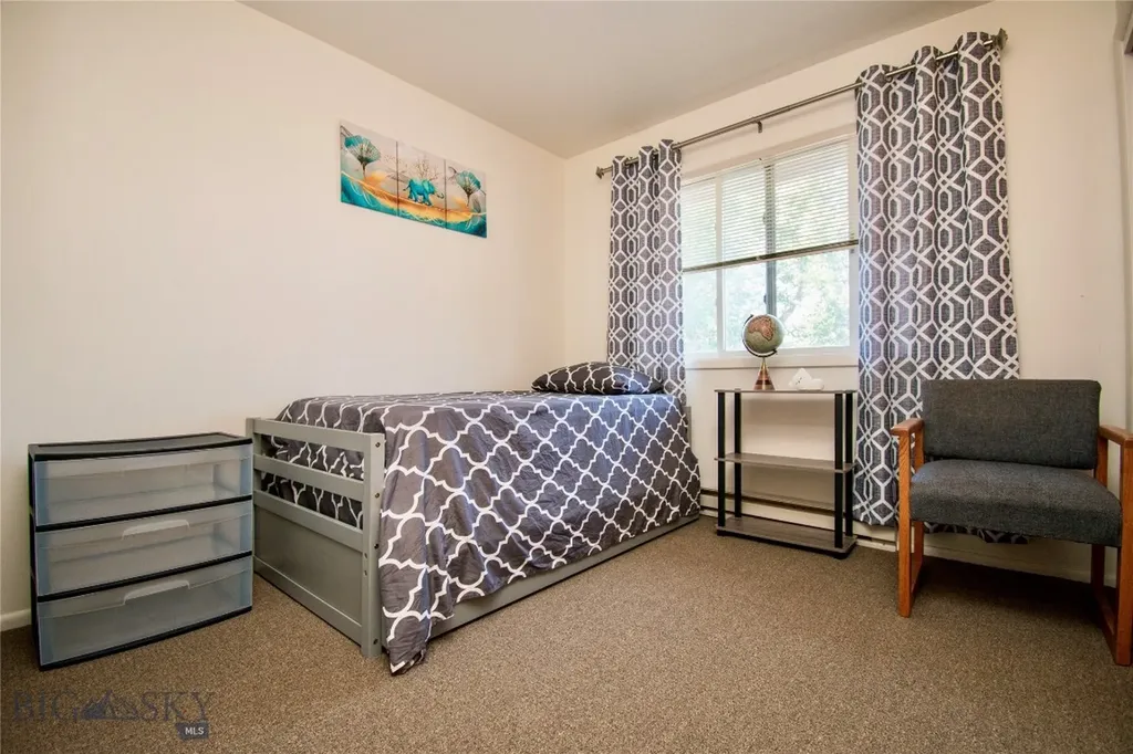 321/327 Gibbon Avenue West Yellowstone MT 59758