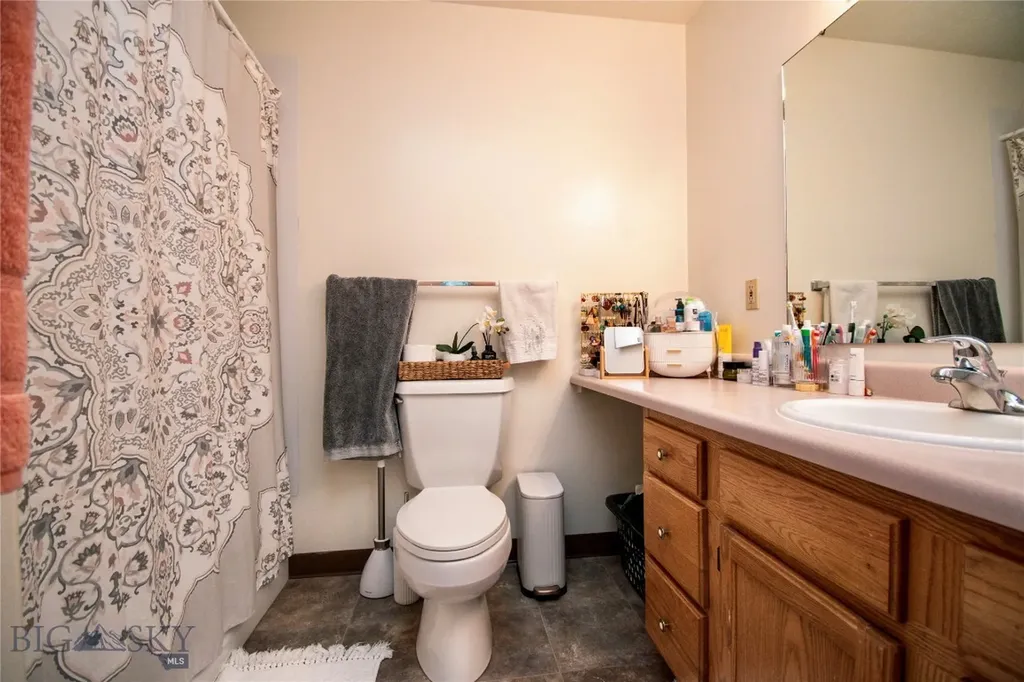 321/327 Gibbon Avenue West Yellowstone MT 59758