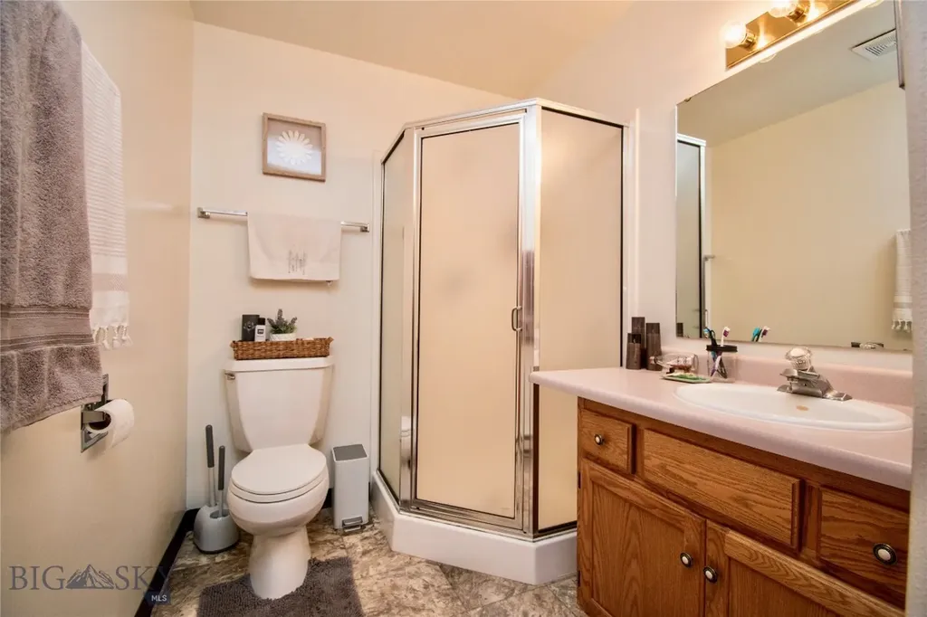 321/327 Gibbon Avenue West Yellowstone MT 59758
