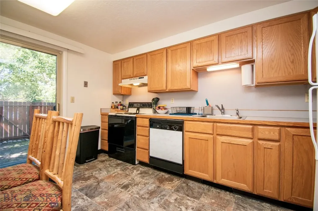 321/327 Gibbon Avenue West Yellowstone MT 59758