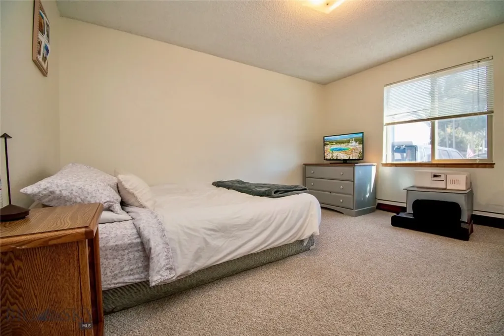 321/327 Gibbon Avenue West Yellowstone MT 59758