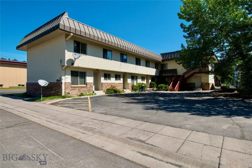321/327 Gibbon Avenue West Yellowstone MT 59758