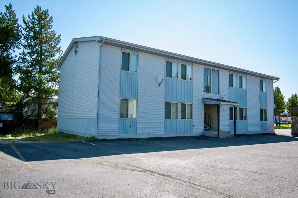 321/327 Gibbon Avenue West Yellowstone MT 59758