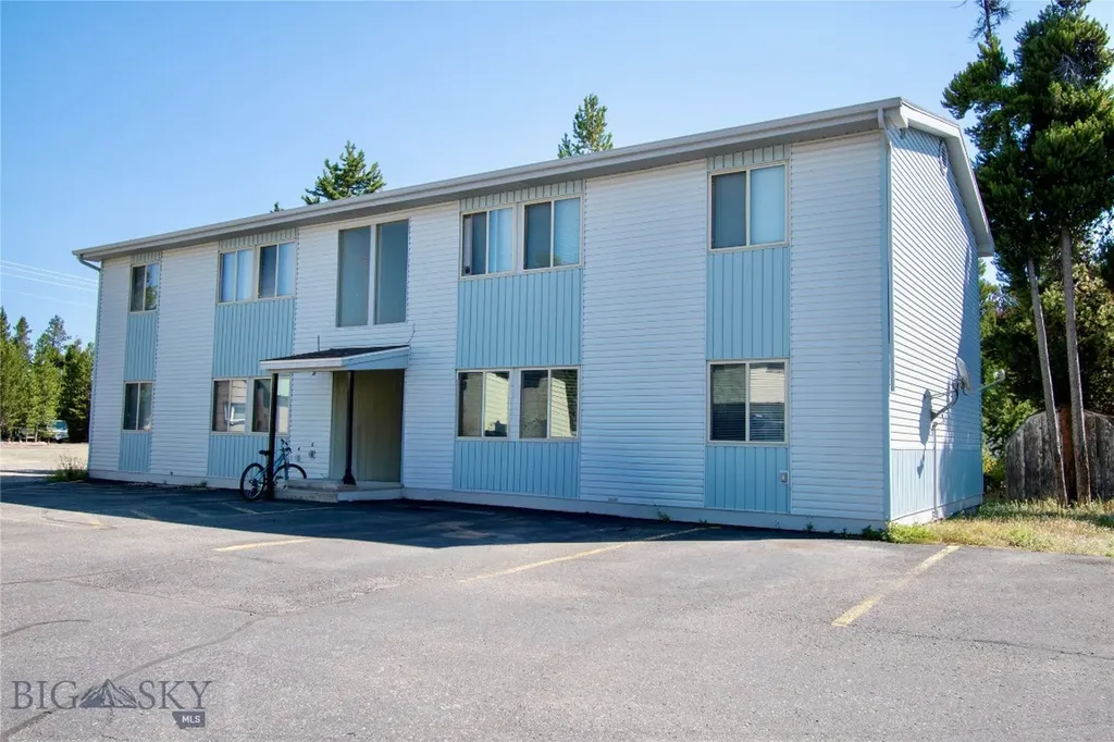 321/327 Gibbon Avenue West Yellowstone MT 59758