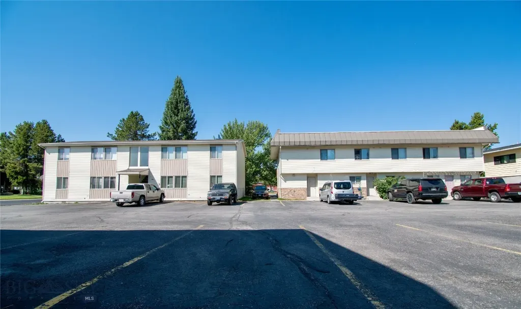 321/327 Gibbon Avenue West Yellowstone MT 59758