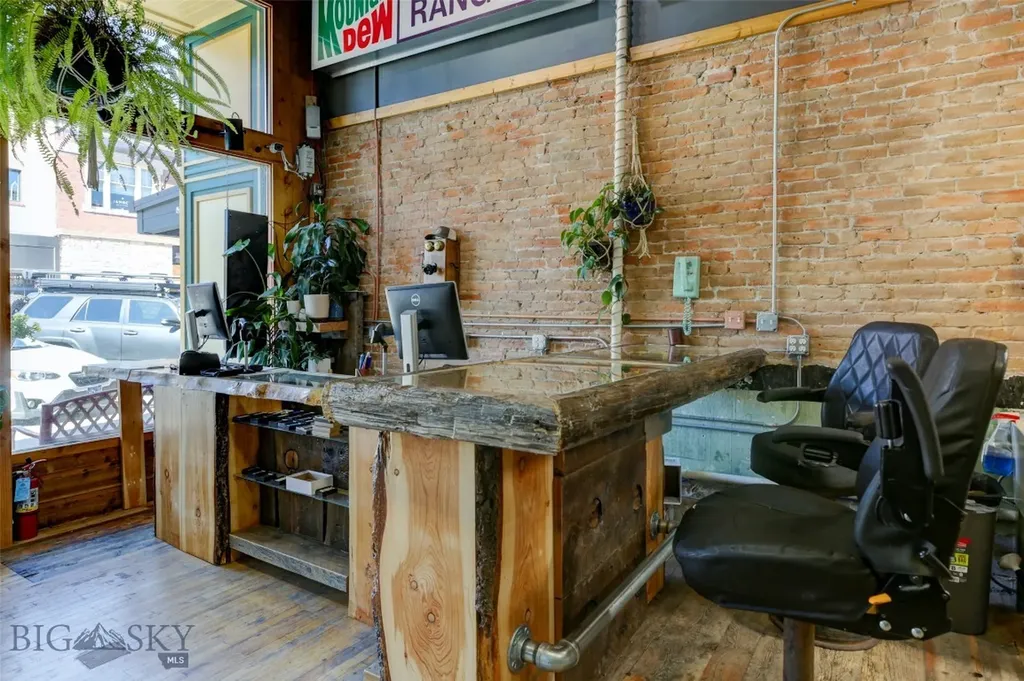 107 S Main Street Livingston MT 59047