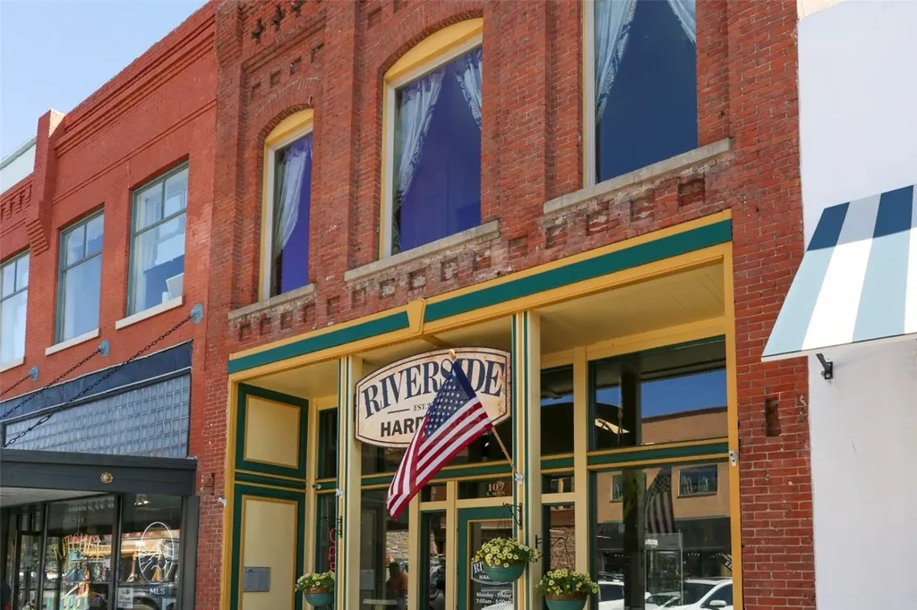 107 S Main Street Livingston MT 59047