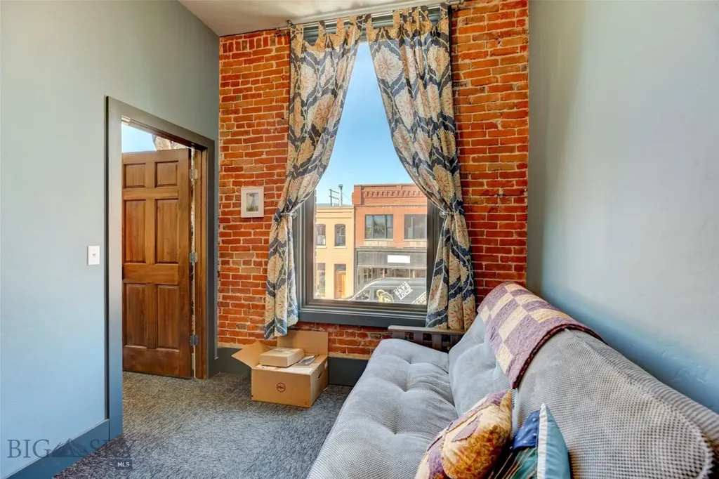 107 S Main Street Livingston MT 59047