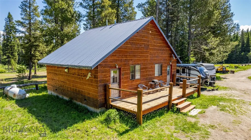 715 Us Highway 212 W Cooke City MT 59020