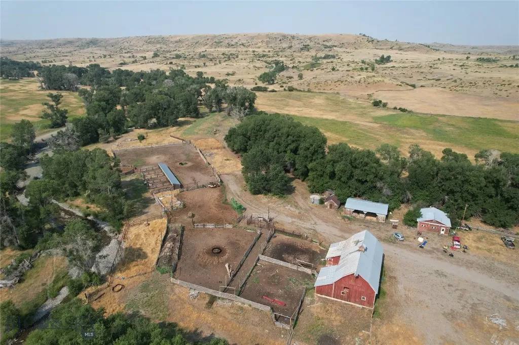 126 Upper Deer Creek Big Timber MT 59011