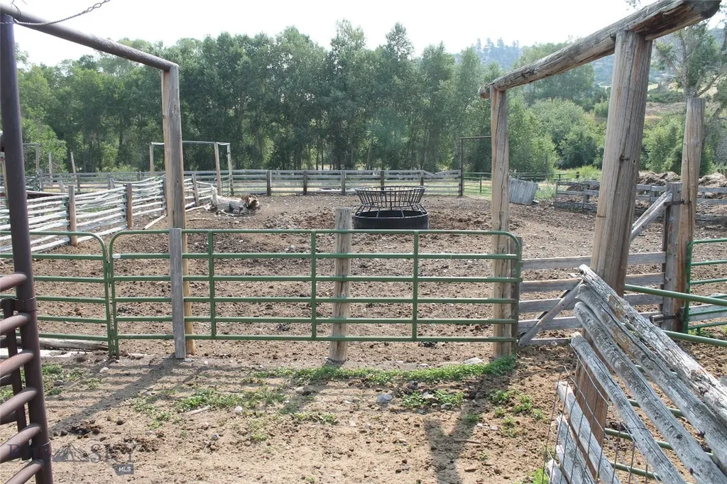 126 Upper Deer Creek Big Timber MT 59011