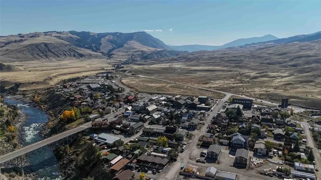 305 Spring Street Gardiner MT 59030