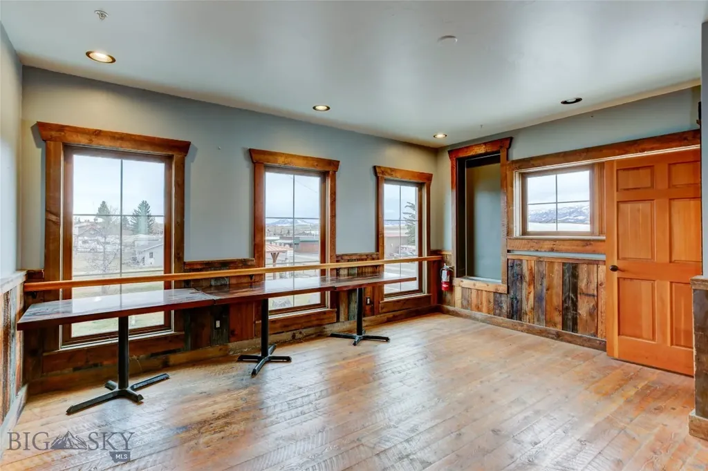 102 Elliot S Wilsall MT 59086