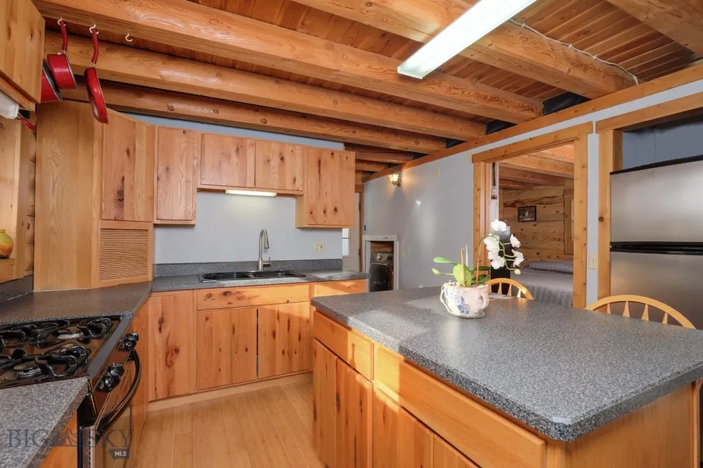 1155 &1269 Dudley Creek Road Gallatin Gateway MT 59730
