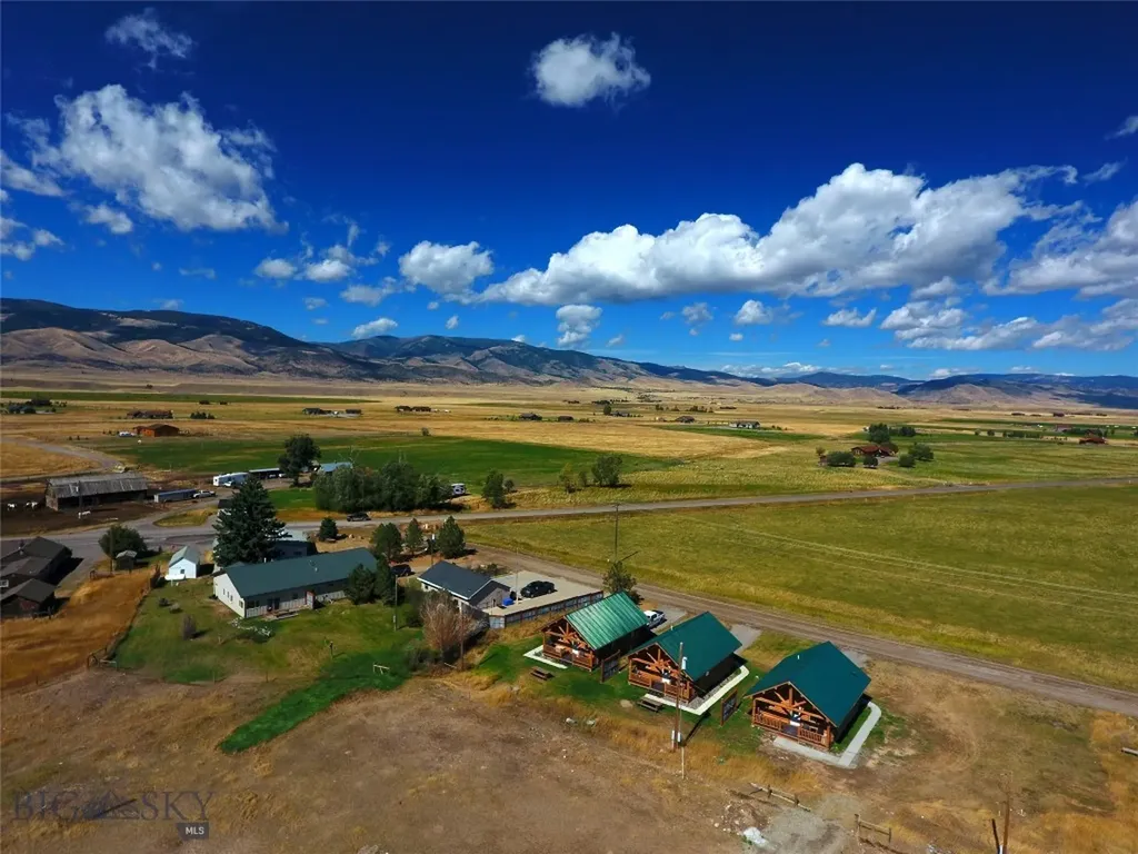 1392 E River Pray MT 59065