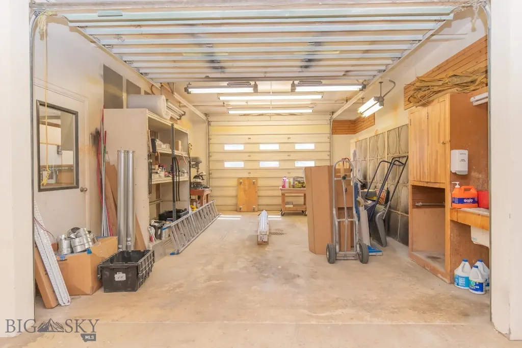 24 N Faithful Street West Yellowstone MT 59758