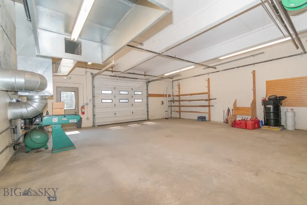 24 N Faithful Street West Yellowstone MT 59758