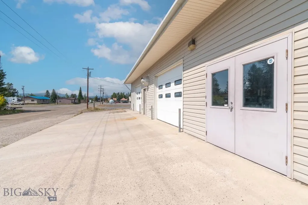 24 N Faithful Street West Yellowstone MT 59758