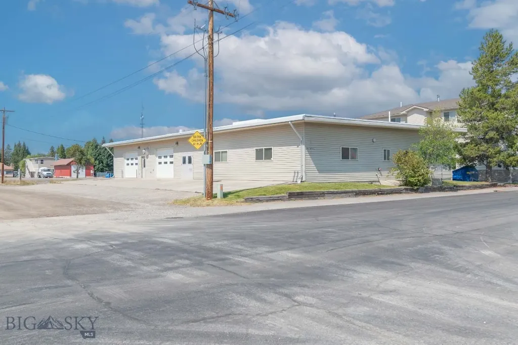 24 N Faithful Street West Yellowstone MT 59758