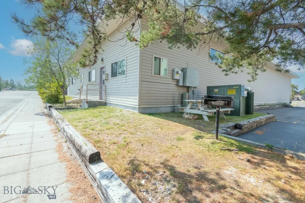 24 N Faithful Street West Yellowstone MT 59758