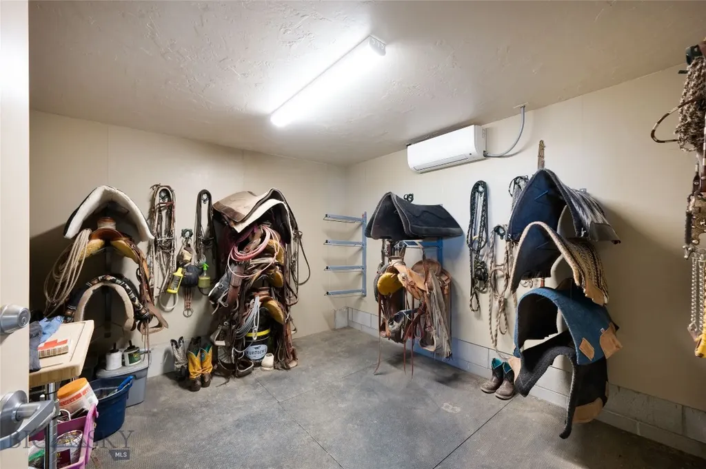 3060 Hamilton Road Belgrade MT 59714
