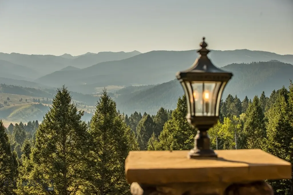 141 Black Wolf Ridge Big Sky MT 59730