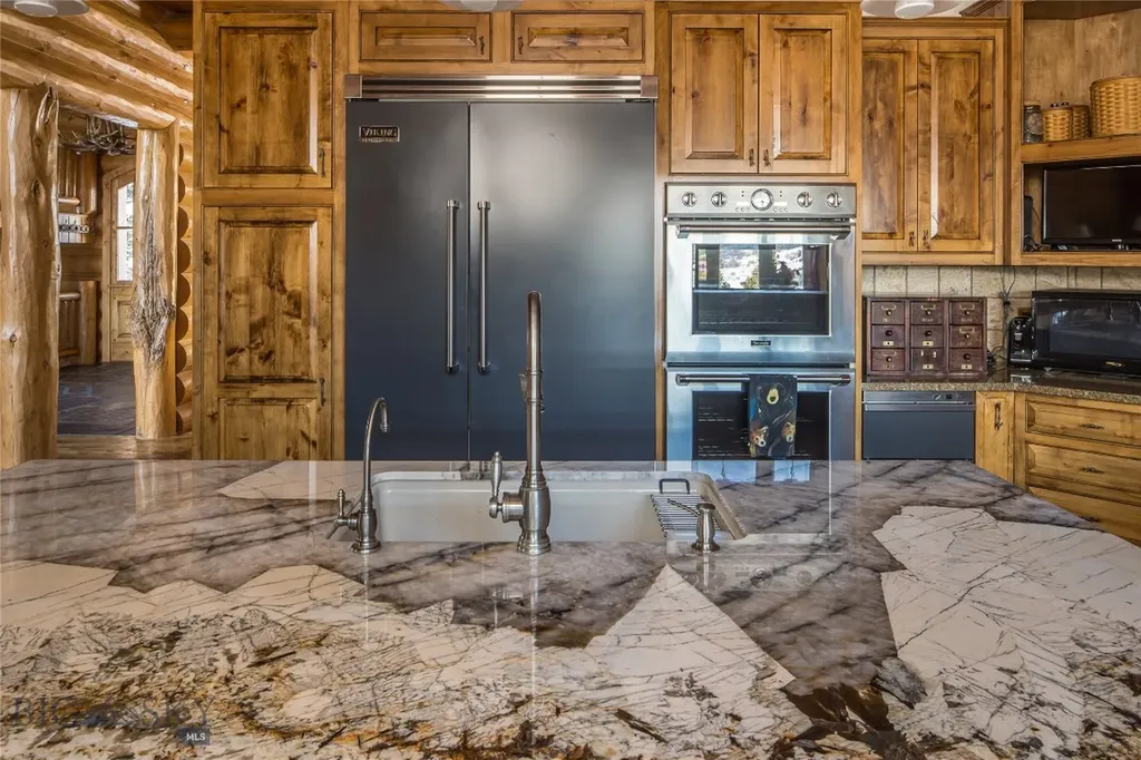 141 Black Wolf Ridge Big Sky MT 59730