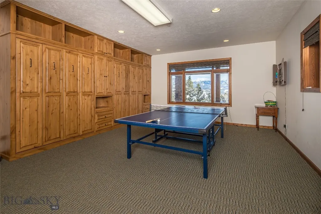 141 Black Wolf Ridge Big Sky MT 59730
