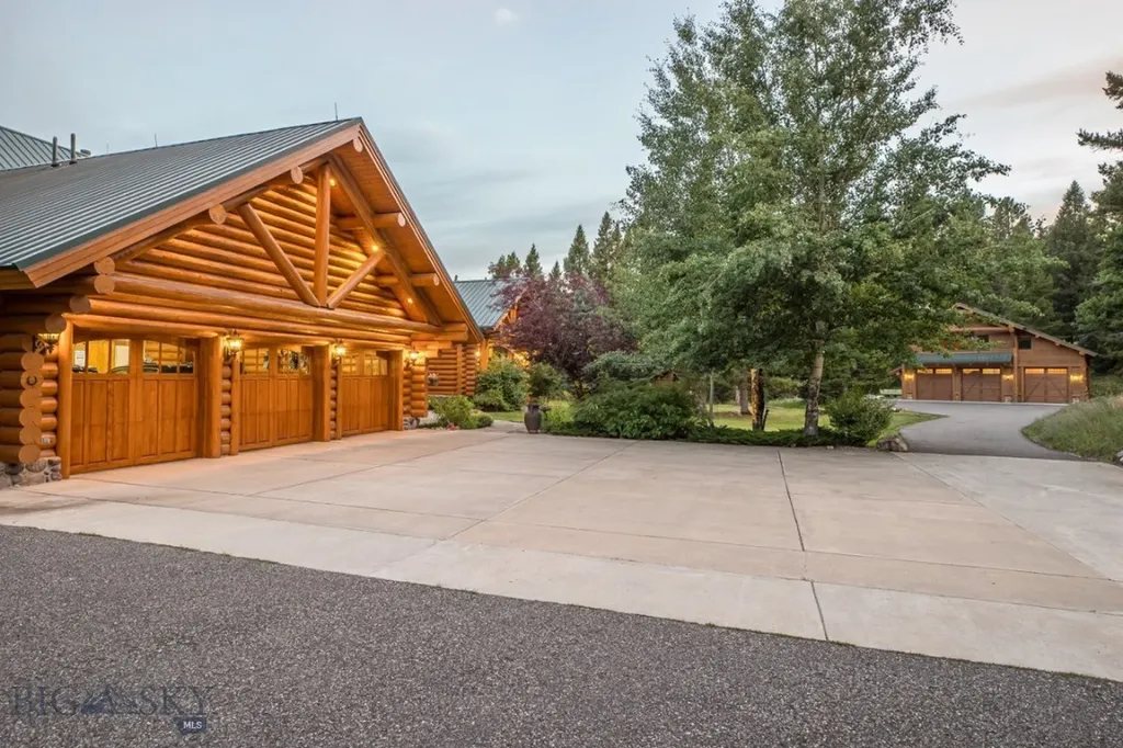 141 Black Wolf Ridge Big Sky MT 59730