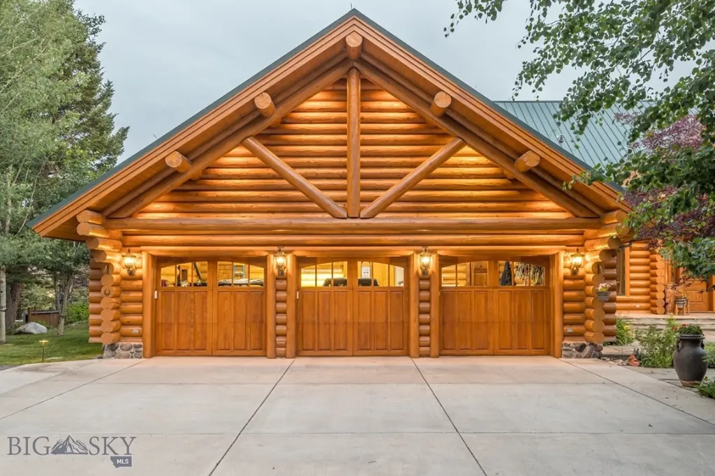 141 Black Wolf Ridge Big Sky MT 59730