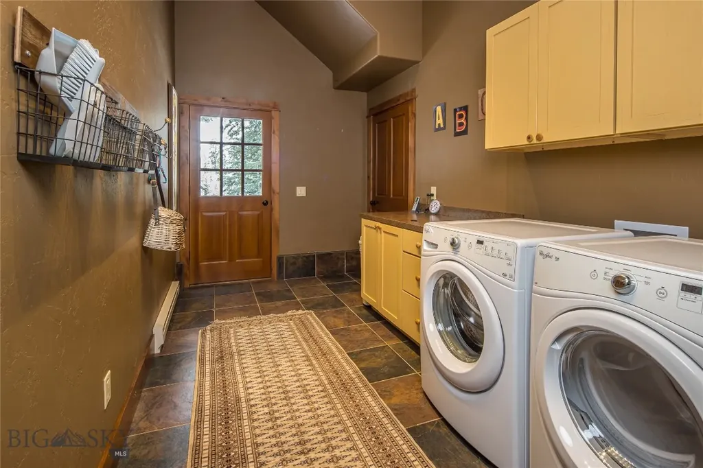 141 Black Wolf Ridge Big Sky MT 59730