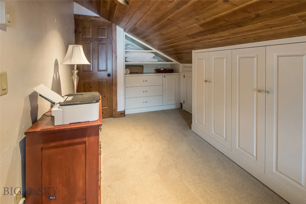 141 Black Wolf Ridge Big Sky MT 59730