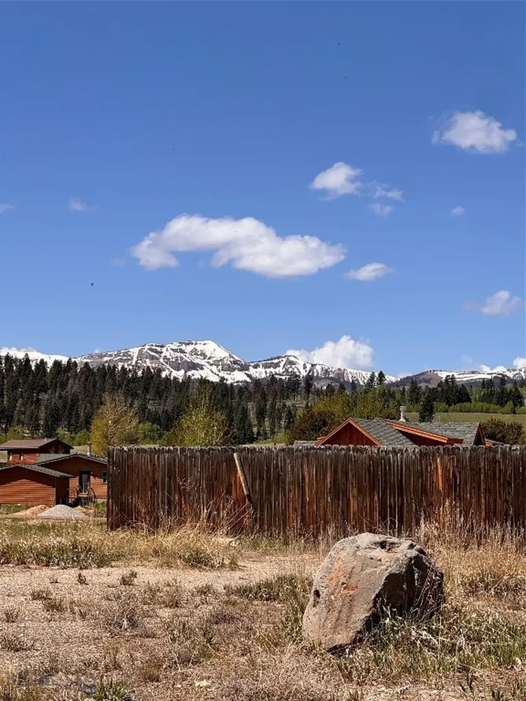 76 Buffalo West Yellowstone MT 59758